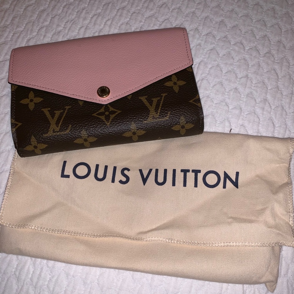 SOLD!!!!! Louis Vuitton Pallas Compact Wallet